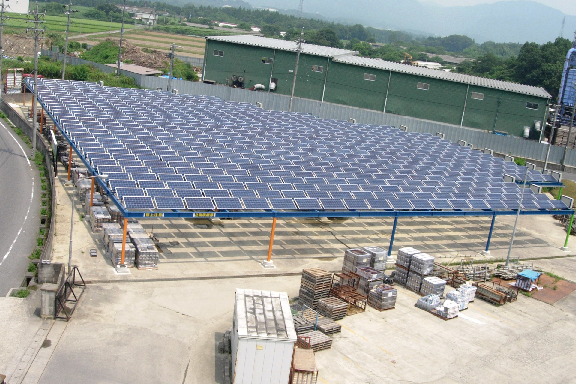 伊山瓦太陽光発電設備